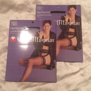 Lot of 2 plus size garter stocking NWT Sz: woman 1